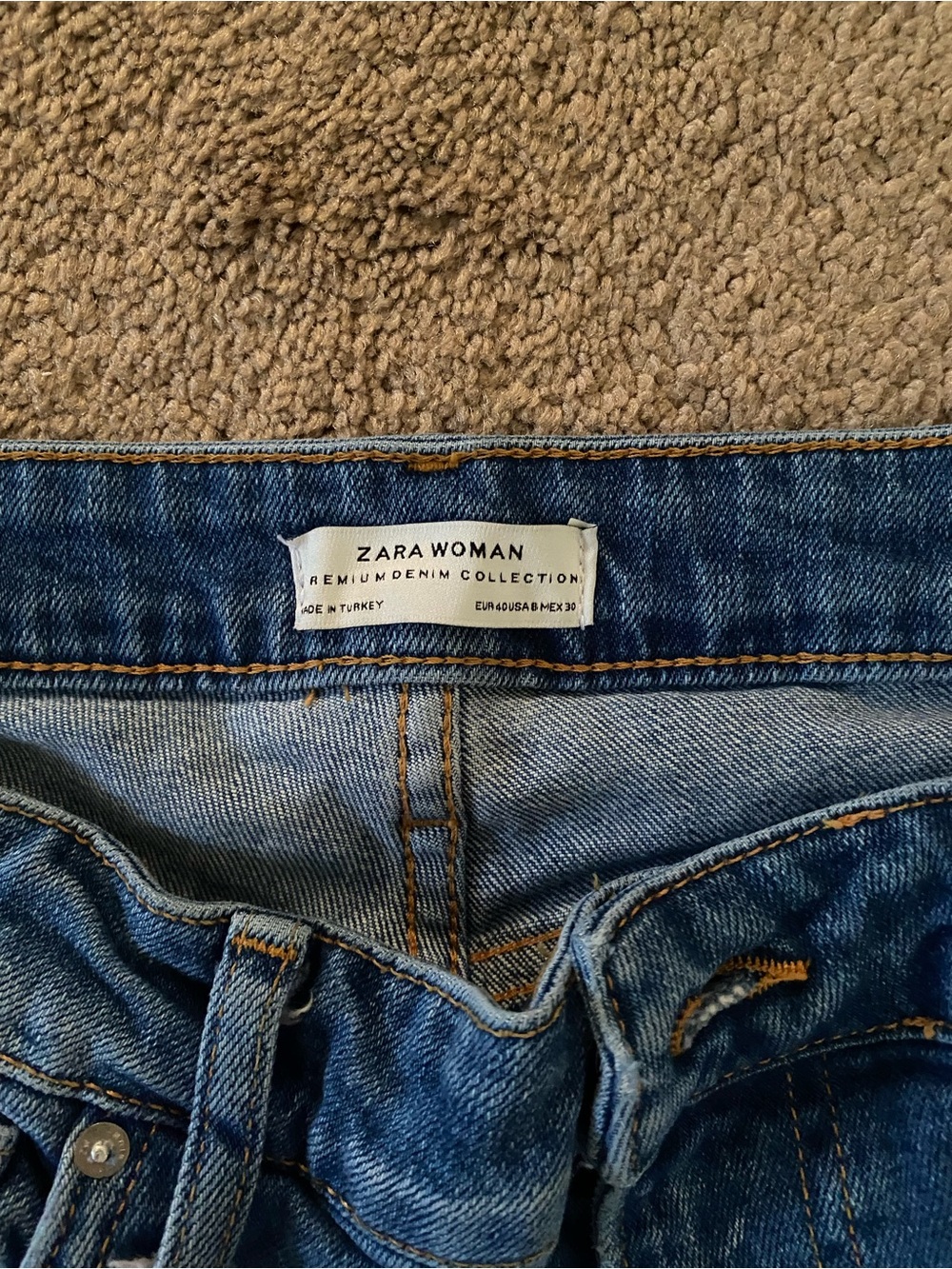 Women’s Zara boyfriend embroidered blue raw hem jeans size 8 - Picture 2 of 7